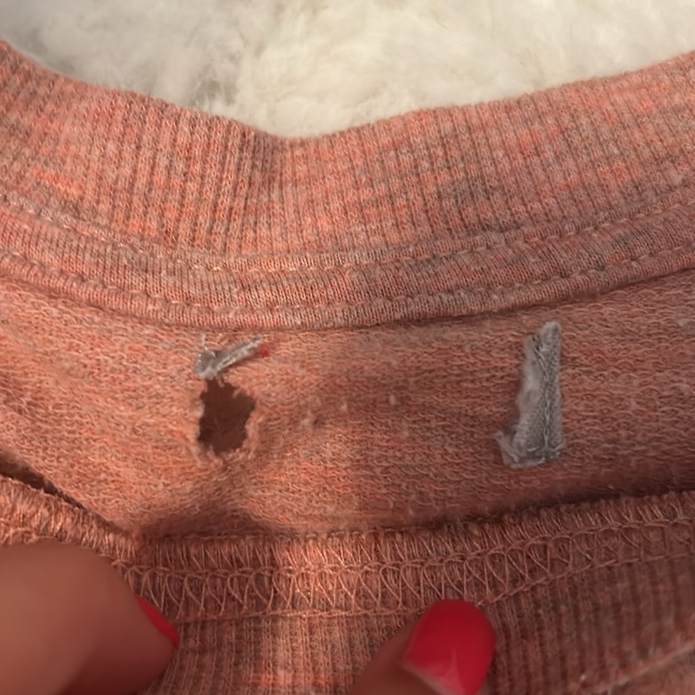 Pink sweater - Picture 2 of 3